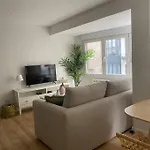 A Estrenar En Centro Gijon. Fibra-tv Apartmán