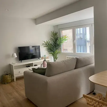 A Estrenar En Centro Gijon. Fibra-tv شقة